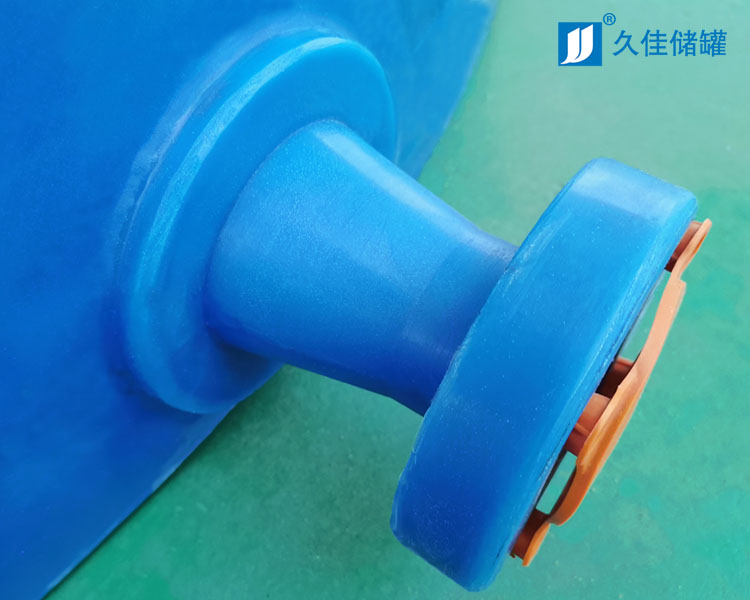 水廠次氯酸鈉儲(chǔ)存罐該如何選擇材質(zhì)及廠家？